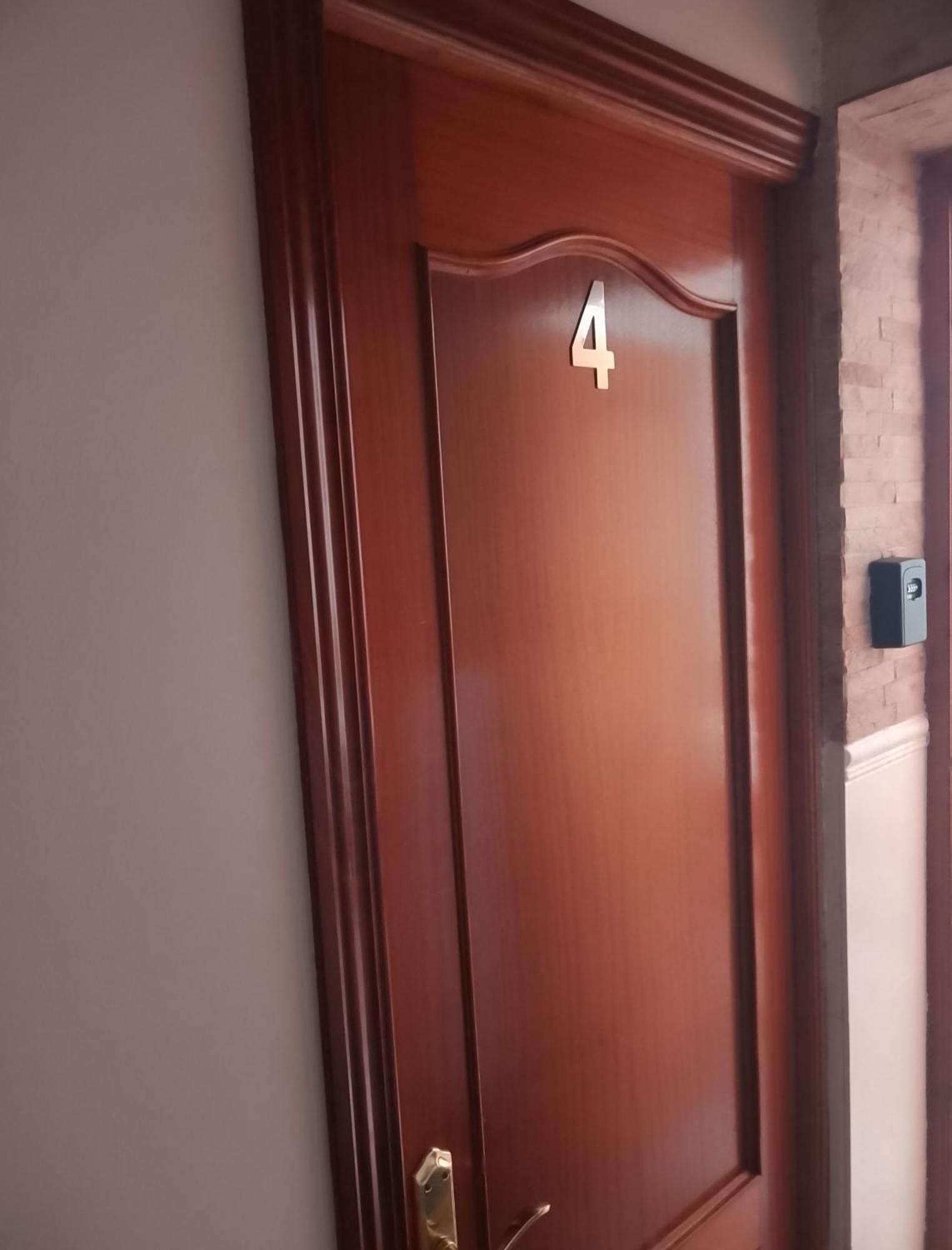 Malaga Center Rooms الغرفة الصورة